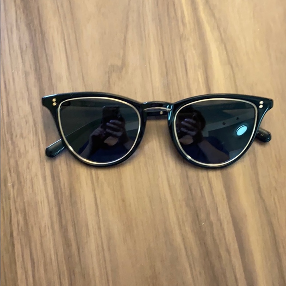 Super cute - only worn once - black & gold sunnies